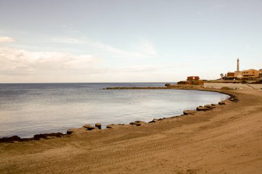 Deniz manzarası ve kumsal.