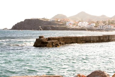 Akdeniz kıyıları.