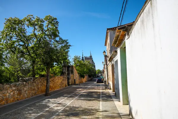İç köydeki eski kilise.