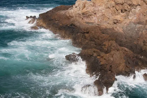 Deniz kıyısının güzel manzarası