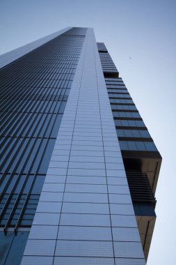 Şehirdeki modern gökdelen