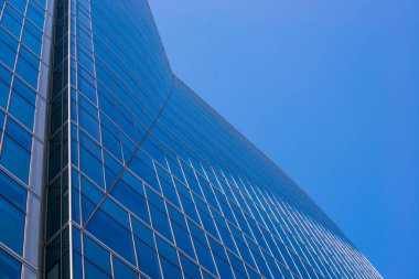 Şehirdeki modern ofis binası