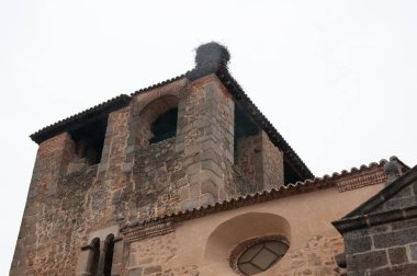 Köydeki eski kilise..