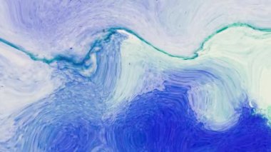 Akışkan sanat çizimi videosu, renkli dalgalı soyut akrilik doku. Sıvı boya arka planda sıçrama ve girdapla karışımı. arkaplan hareketi renk taşıyor