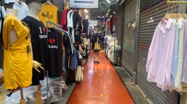 JJ Market olarak da bilinen Chatuchak Haftasonu Pazarı 'ndaki tezgah. Bangkok 'un en büyük geleneksel pazarlarından biri..