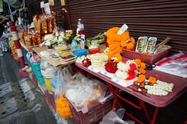 Tayland geleneksel çelenkleri. Kenarlarda 
