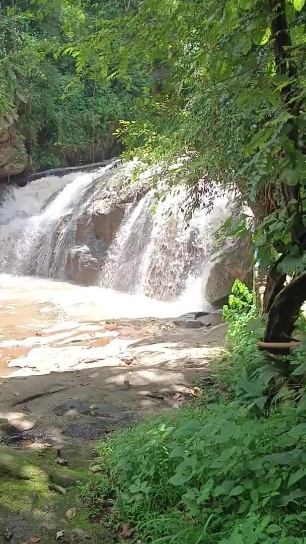 Mae Waterfall Park Din Chiang Mai Thailanda — Videoclip de stoc