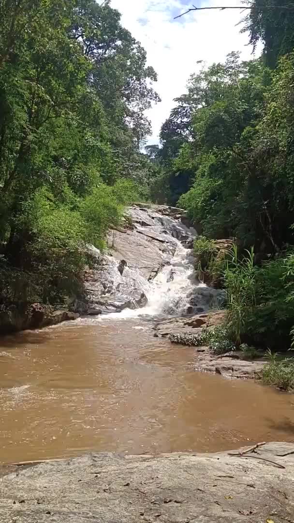 Mae Waterfall Park Στην Τσιάνγκ Μάι Ταϊλάνδη — Αρχείο Βίντεο