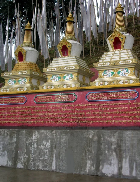 Matriz Stupas Budistas Com Mantras Escritos Abaixo Construir Instalações Mosteiro — Fotografia de Stock