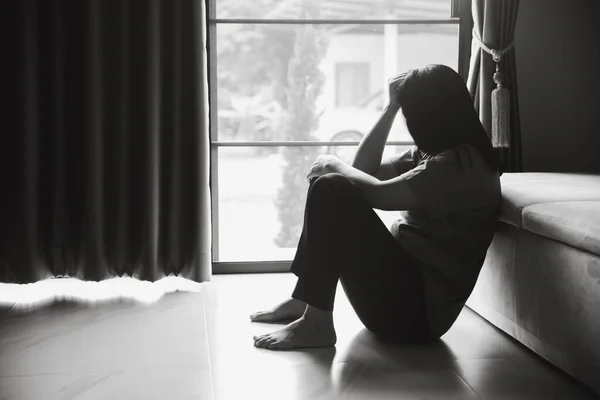 Schizofrenie Osamělou Smutnou Koncepcí Psychické Deprese Žena Depresi Sedící Doma — Stock fotografie