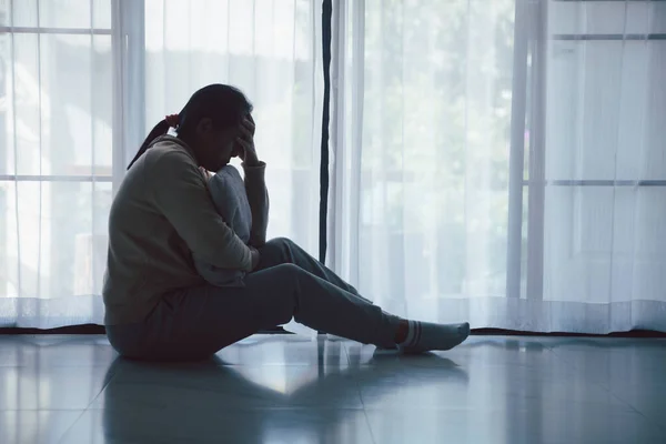 Шизофрения Одинокой Грустной Концепцией Депрессии Психического Здоровья Депрессивная Женщина Сидящая — стоковое фото