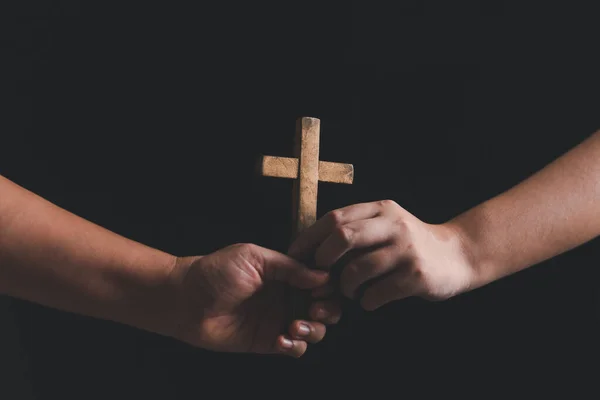 Mão Mulher Com Cruz Conceito Esperança Cristianismo Religião Igreja Online — Fotografia de Stock