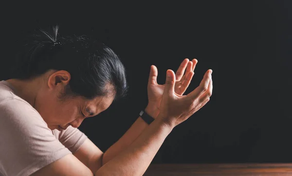 Vida Cristiana Crisis Oración Dios Mujer Reza Por Bendición Dios — Foto de Stock