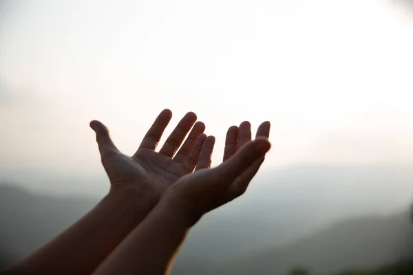 Mâinile Omeneşti Deschid Palma Închinării Terapia Euharistică Binecuvântează Dumnezeu Ajutând — Fotografie, imagine de stoc