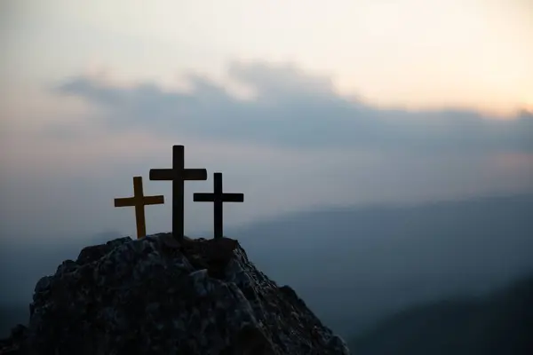 Drie Heilige Kruisen Van Jezus Christus Schijnen Door Rode Lucht — Stockfoto