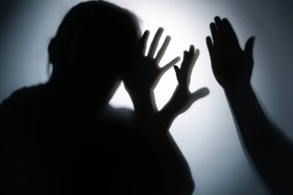 Silhouette Genitori Litiganti Sfondo Bianco Concetto Violenza Domestica — Foto Stock