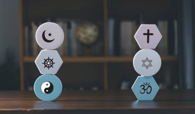 Dünya din sembolleri. Büyük dini grupların ve dinlerin işaretleri. Hıristiyanlık, İslam, Hinduizm, Budizm, Ortodoks ve Yahudilik. din kavramı.