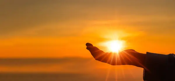 Silhouette Von Gebetsfrau Verehren Gott Morgen Mit Sonnenaufgang Himmel Hintergrund Stockbild
