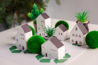 Geri dönüşüm yeşil bir kavram ve atıklara hitap ettiği ve çevresel koruma işaretlerini desteklediği için doğayı ve dünyayı korumaya olan bağlılığımızın sembolüdür. Plastik, basit, ekosistem, verimlilik, gaz