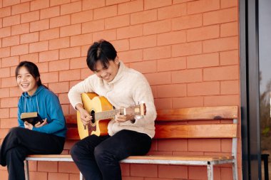 Hristiyanların elleri, Katolik kilisesinde kutsal İncil 'e ruhani inançla dua eder, dua eder, dua eder, dua eder, dua eder, dua eder, dua eder, dua eder, dua eder, dua eder, dua eder..