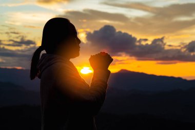 Hristiyanların elleri, Katolik kilisesinde kutsal İncil 'e ruhani inançla dua eder, dua eder, dua eder, dua eder, dua eder, dua eder, dua eder, dua eder, dua eder, dua eder, dua eder..