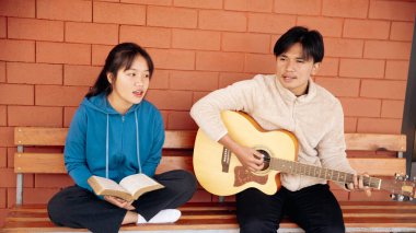 Hristiyanlık, Tanrı 'ya yaklaş kutsal İncil, kutsal el, katolik kilise dini, dua et, merhamet dile, İsa' ya dua et, Hristiyanlık, Hristiyanlık, Hristiyan papazlarına merhamet et, cömert fedakârlıklar yap, yeryüzü insanına dua et.