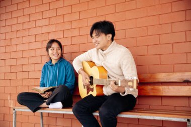 Hristiyanlık, Tanrı 'ya yaklaş kutsal İncil, kutsal el, katolik kilise dini, dua et, merhamet dile, İsa' ya dua et, Hristiyanlık, Hristiyanlık, Hristiyan papazlarına merhamet et, cömert fedakârlıklar yap, yeryüzü insanına dua et.