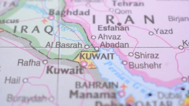 Ubicación Kuwait Mapa Político Con Pin Rojo Señalando — Vídeo de stock