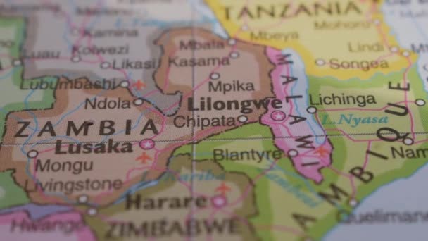 Concepto Viaje Push Pin Señalando Mapa Político Ubicación Lilongwe — Vídeos de Stock