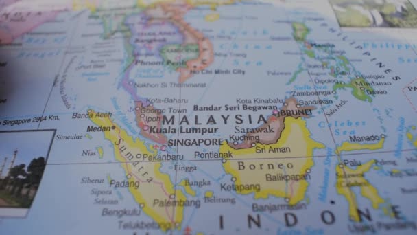 Concepto Viaje Push Pin Señalando Mapa Político Ubicación Malasia — Vídeos de Stock