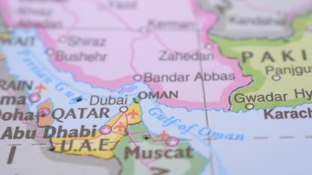 Umístění Omán Politická Mapa Červeným Tlačným Špendlíkem — Stock video