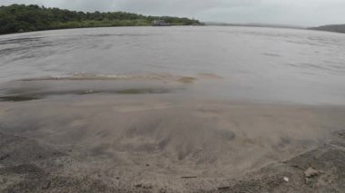 Yüzen Nehir Dağlarda Dalgalanıyor