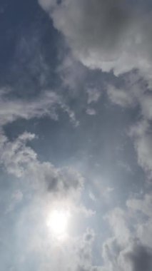 Doğa Ortamı Bulutlu Gök Gürültülü Bulutlu Kara Bulutlu Yağmurlu Gökyüzü Bulutları Sürekli Şekil Değiştiren Dikey Zaman Çizelgesi