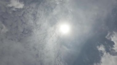 Kara Fırtına Bulutları İzleyici Zamanlamasında Hızlanıyor