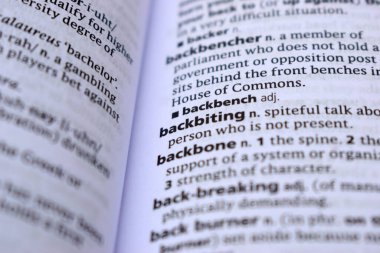 Yazdırılmış Kelimenin İngilizce Tanımlama Sözlüğü Sayfası - Resmin Kapatılması