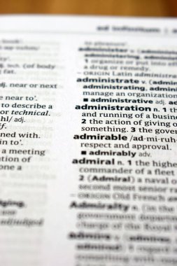 Yazdırılmış Kelimenin İngilizce Tanımlama Sözlüğü Sayfası - Takdire şayan Yakın