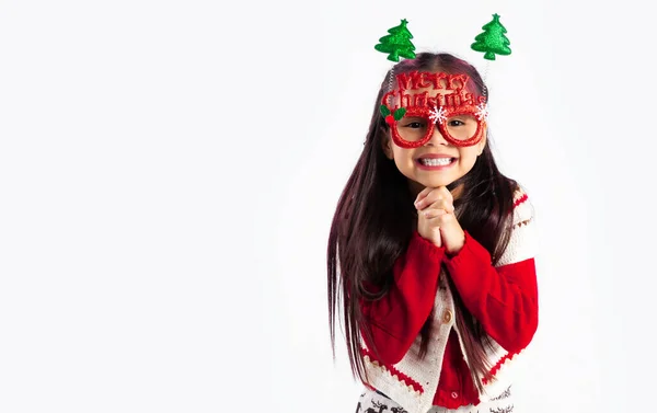 Kleine Asiatische Kind Rotem Sweatshirt Weihnachtsthema Phantasie Kostüm Posiert Auf — Stockfoto