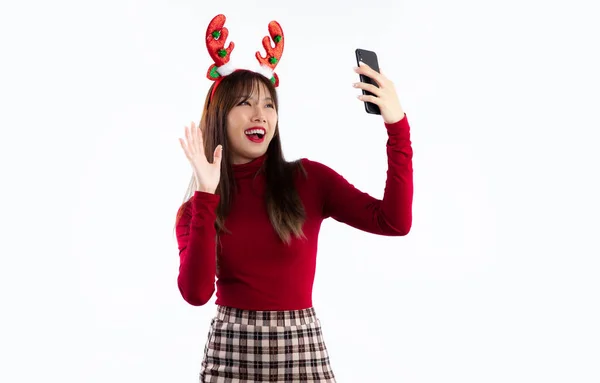 Mulher Asiática Bonita Traje Tema Natal Vermelho Use Chifres Rena — Fotografia de Stock