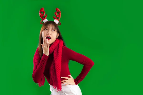 Jovem Mulher Asiática Bonita Vermelho Branco Traje Tema Natal Usar — Fotografia de Stock