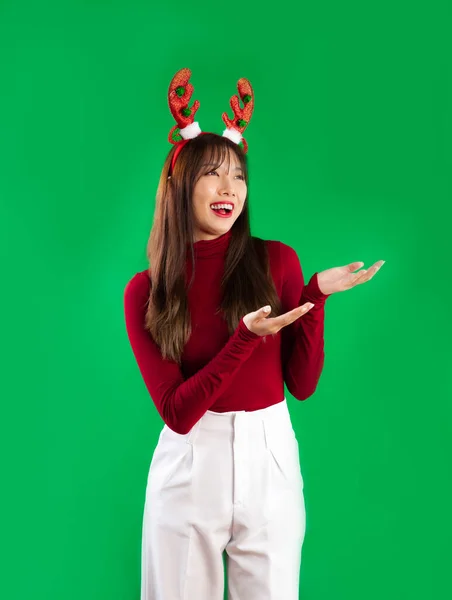 Feliz Natal Jovem Mulher Asiática Bonita Vermelho Branco Traje Tema — Fotografia de Stock
