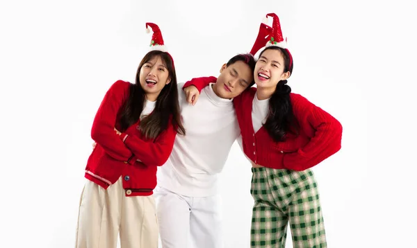 Giovani Asiatici Gruppo Abiti Colore Rosso Bianco Natale Tema Posa — Foto Stock