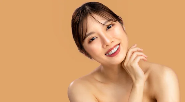 Kosmetologie Schönheit Und Wellness Junge Schöne Asiatische Frau Saubere Frische — Stockfoto
