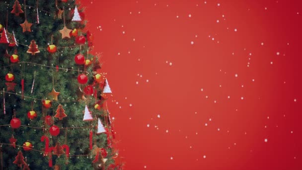 赤い色の背景に雪と装飾が施されたクリスマスツリー3Dレンダリングアニメーション — ストック動画