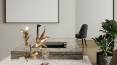 3D görüntüleme 4K video, parlak siyah mutfak musluğu modern bir lavabonun üzerinde duruyor, çağdaş tasarımı minimalist bir alanda sergiliyor..