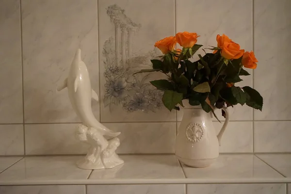 Живий Букетом Помаранчевих Троянд Ванній Кімнаті Берлін Німеччина — стокове фото