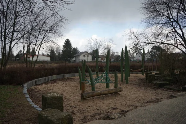 Berlinliler Dinlenme Alanında Çocuk Sporları Oyun Alanı Ulmen Spielplatz 12621 — Stok fotoğraf