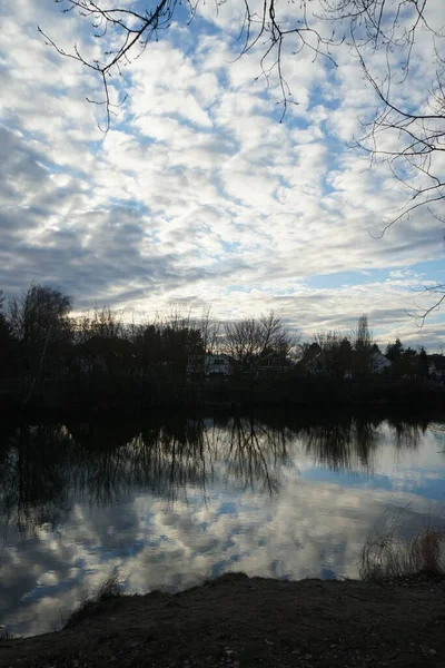 冬には湖Whuhleseeと豪華な風景 ドイツ ベルリンのマルザーン ヘルサードルフ — ストック写真