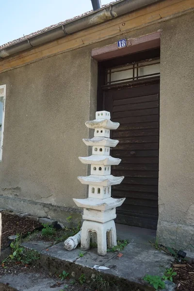 Kamienna Latarnia Świec Dostojnie Połamana Dachowa Pagoda Dla Chińskiego Lub — Zdjęcie stockowe