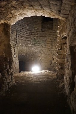 Berlin yakınlarındaki Ruedersdorf 'ta 1804 yılından kalma bir Rumford fırını. Rumford fırını, 19. yüzyılda kalsiyum oksitin endüstriyel ölçekli üretimi için kullanılan bir fırındır. Ruedersdorf bei Berlin, Almanya