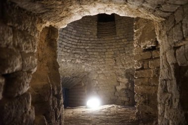 Berlin yakınlarındaki Ruedersdorf 'ta 1804 yılından kalma bir Rumford fırını. Rumford fırını, 19. yüzyılda kalsiyum oksitin endüstriyel ölçekli üretimi için kullanılan bir fırındır. Ruedersdorf bei Berlin, Almanya
